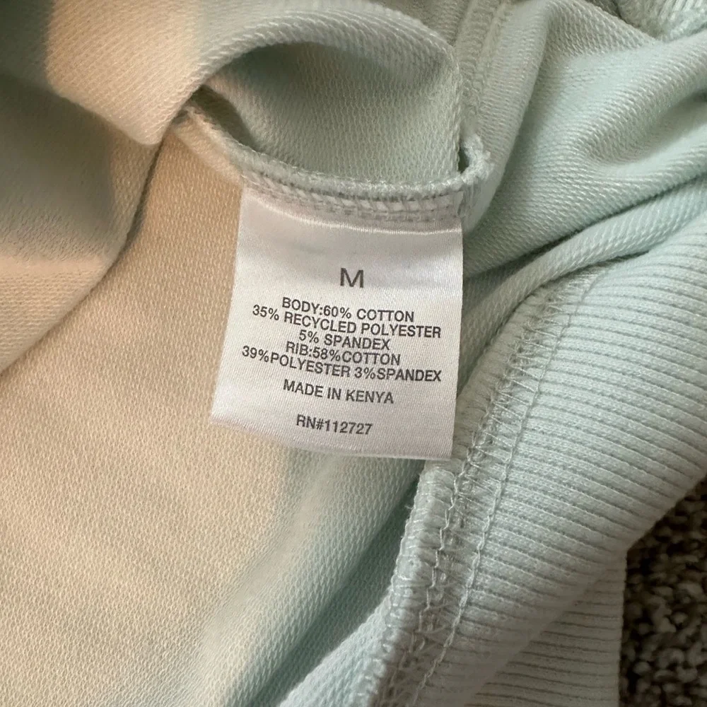 NWT pastel green lightweight sweatshirt, women’s Medium Berkeley Jensen